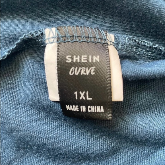 Blue Graphic Crop Top with Butterfly Design - Picture 2 of 3